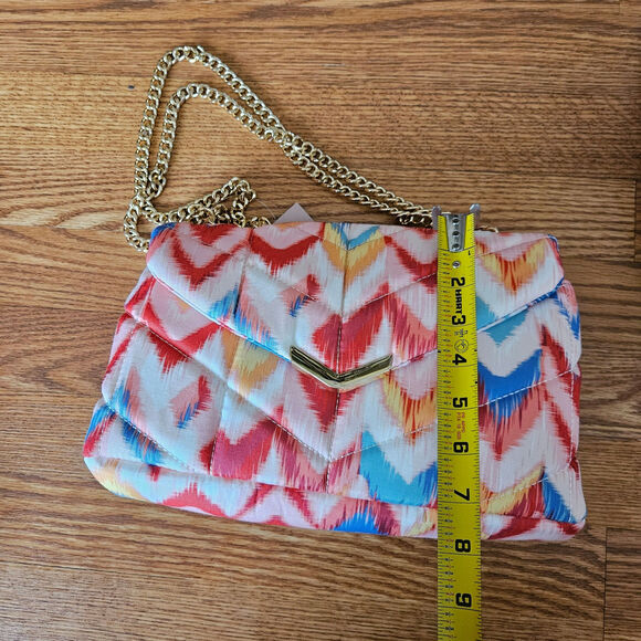 JustFab Triangle Quilted Chevron Crossbody Bag Womens - Picture 7 of 9